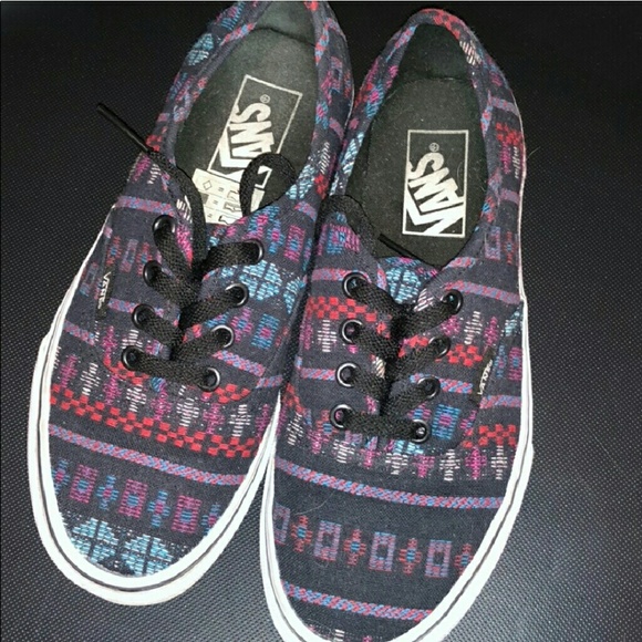 vans authentic aztec